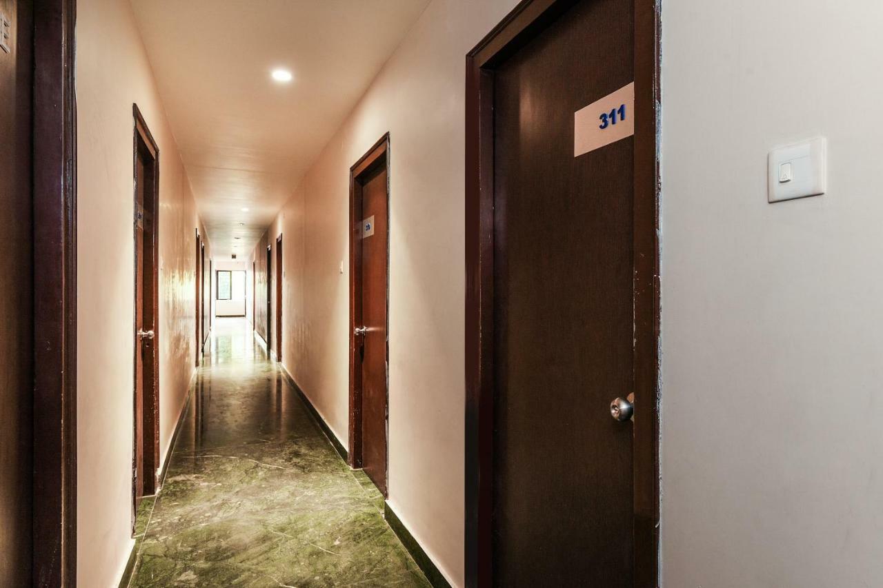 Oyo 28856 Manjeera Inn Višákhapatnam Exteriér fotografie
