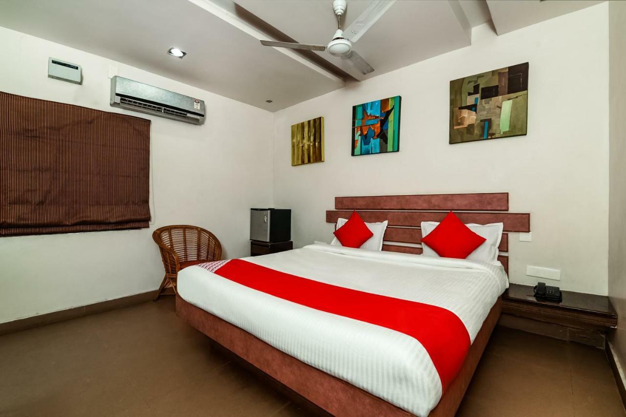 Oyo 28856 Manjeera Inn Višákhapatnam Exteriér fotografie