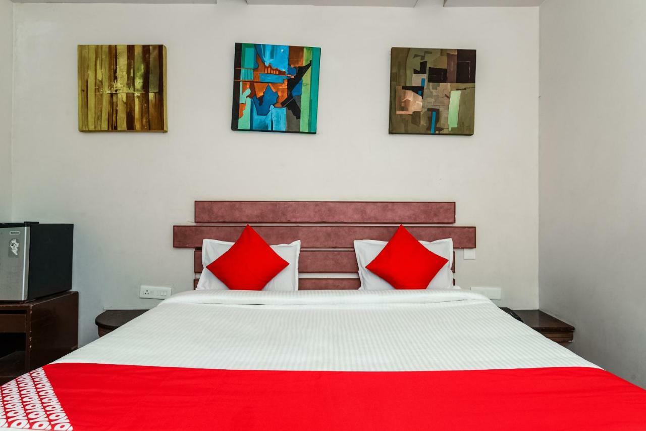 Oyo 28856 Manjeera Inn Višákhapatnam Exteriér fotografie