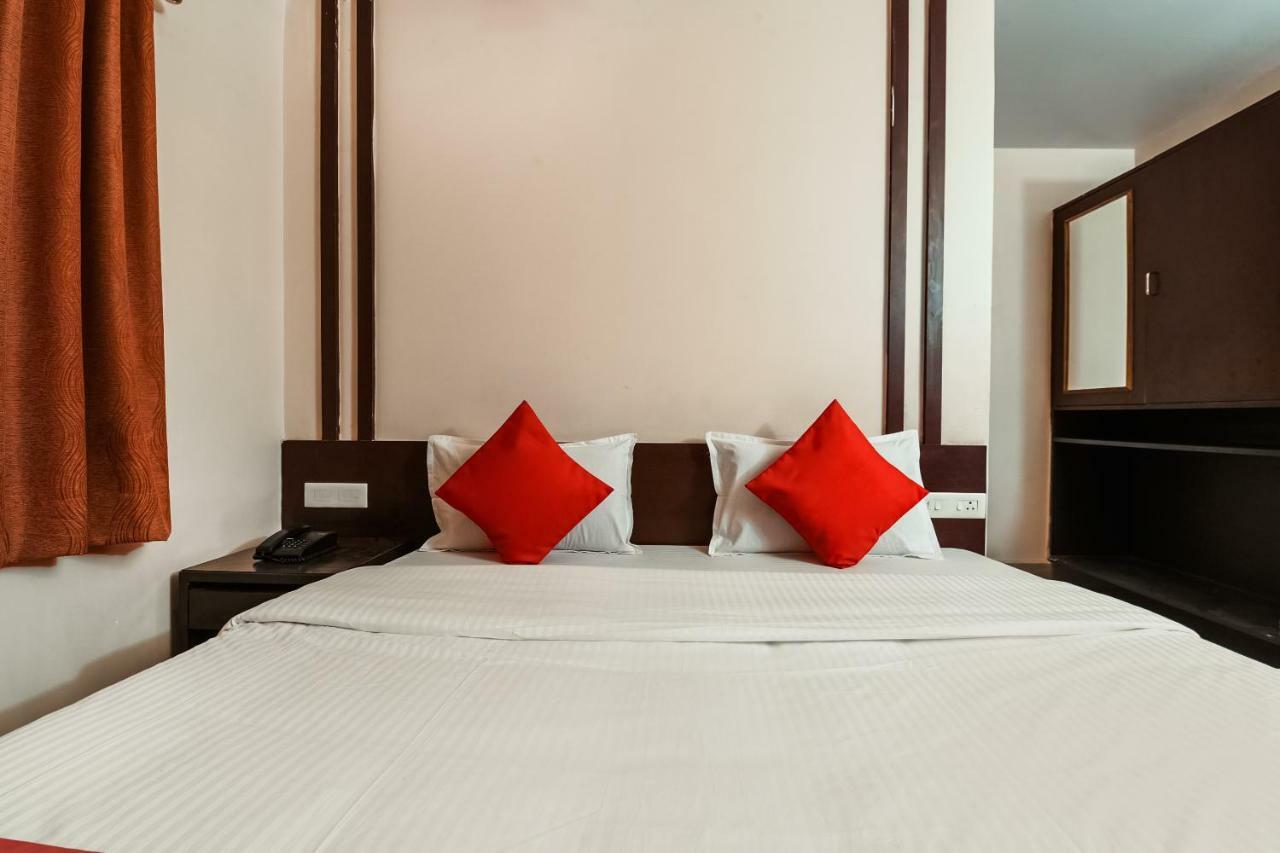 Oyo 28856 Manjeera Inn Višákhapatnam Exteriér fotografie