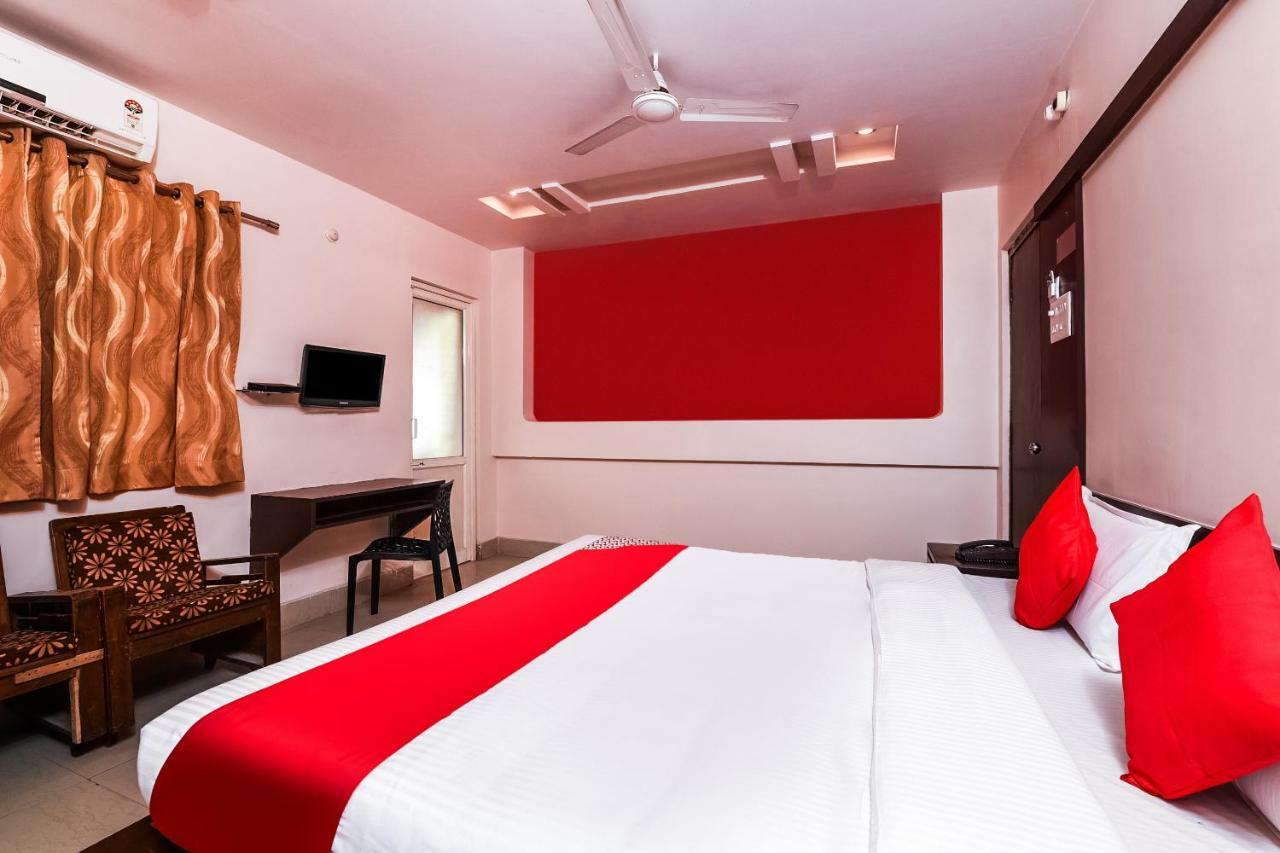 Oyo 28856 Manjeera Inn Višákhapatnam Exteriér fotografie