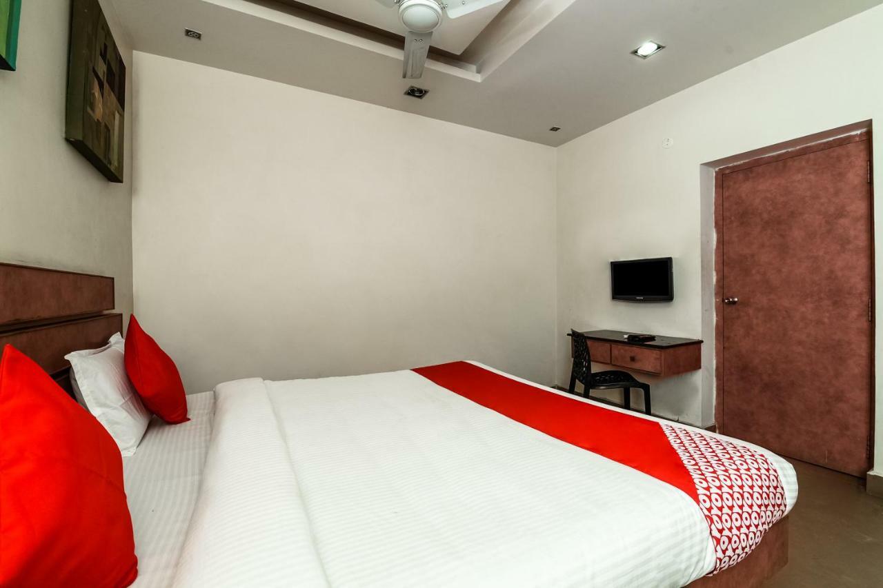 Oyo 28856 Manjeera Inn Višákhapatnam Exteriér fotografie