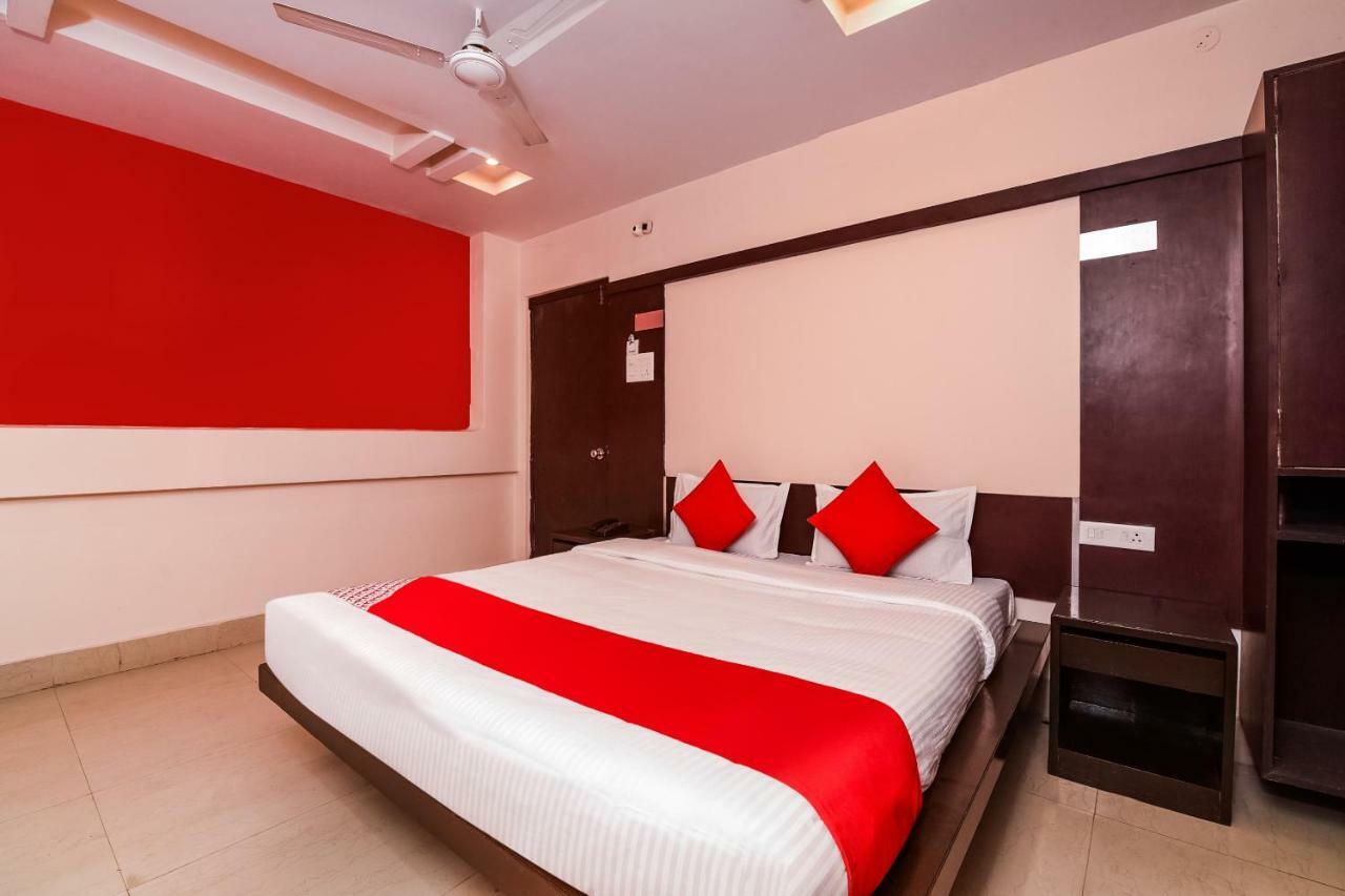 Oyo 28856 Manjeera Inn Višákhapatnam Exteriér fotografie