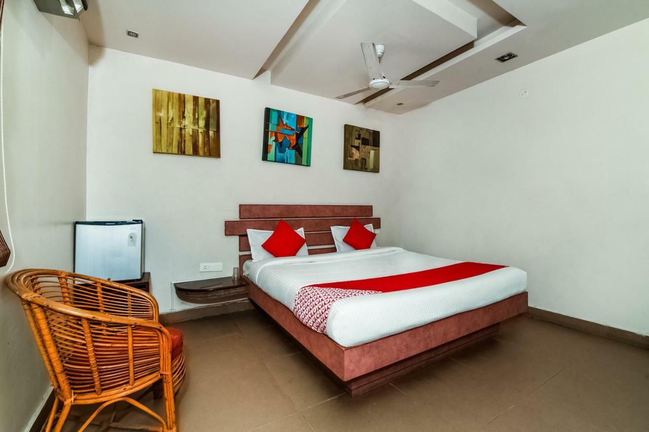 Oyo 28856 Manjeera Inn Višákhapatnam Exteriér fotografie