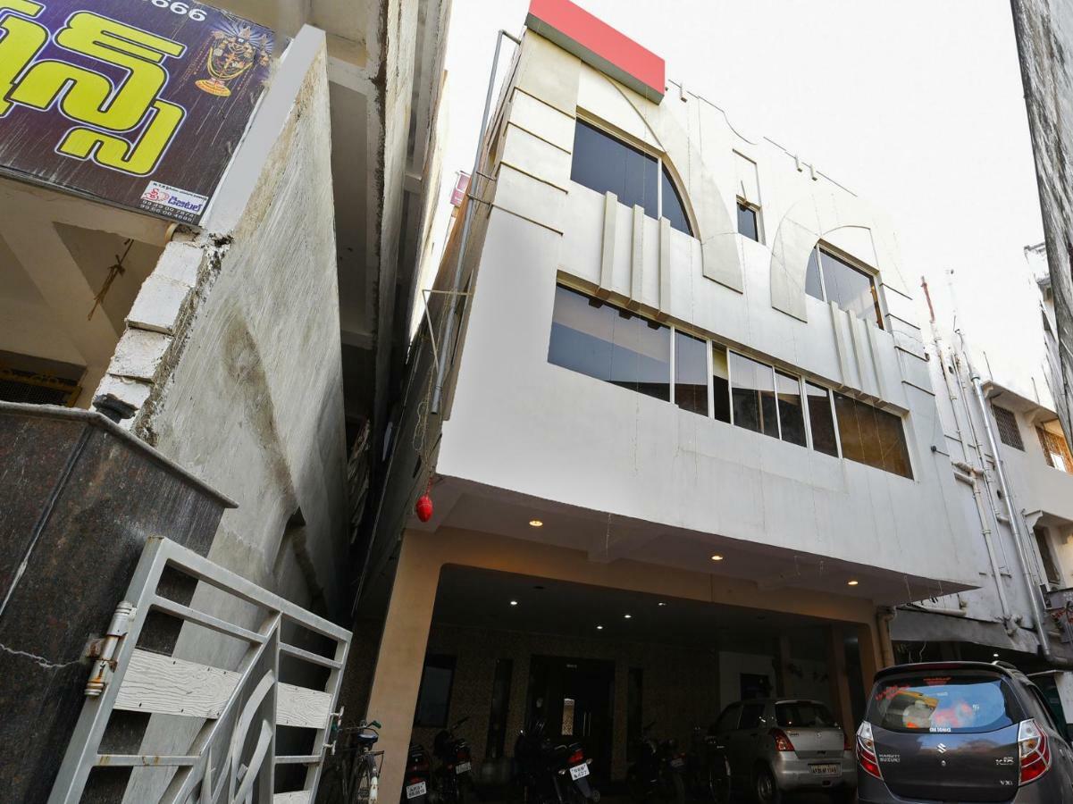 Oyo 28856 Manjeera Inn Višákhapatnam Exteriér fotografie